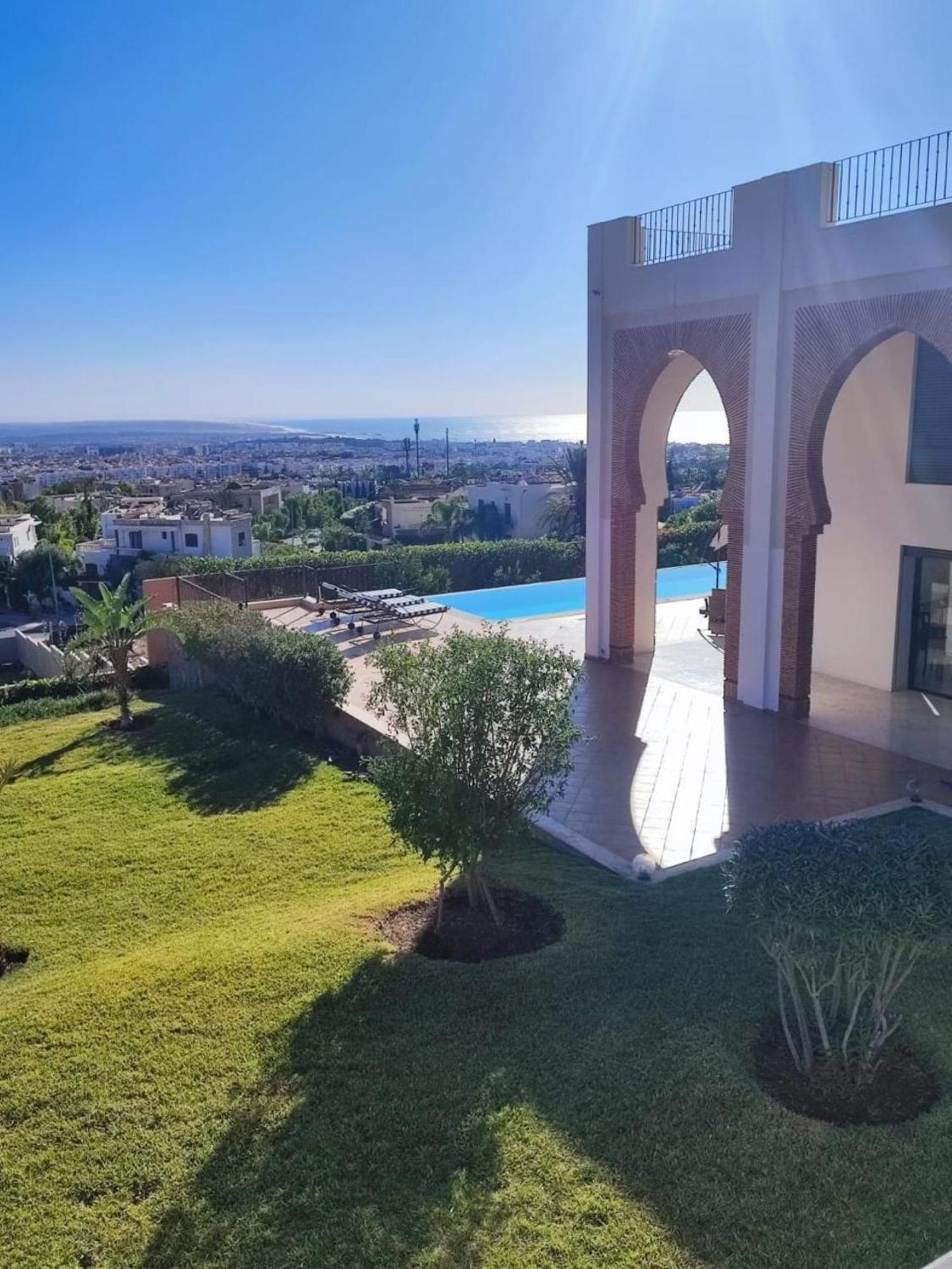 Villa Luxurious 7 Bdrms Pool T72024