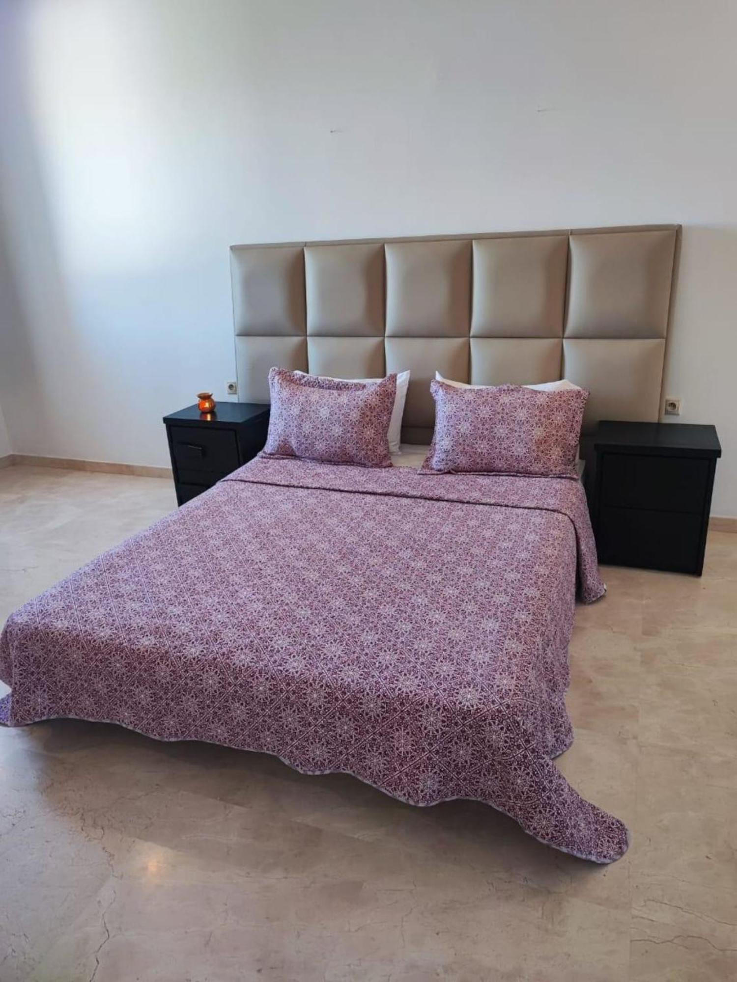 Luxurious 7 Bdrms Pool T72024 *